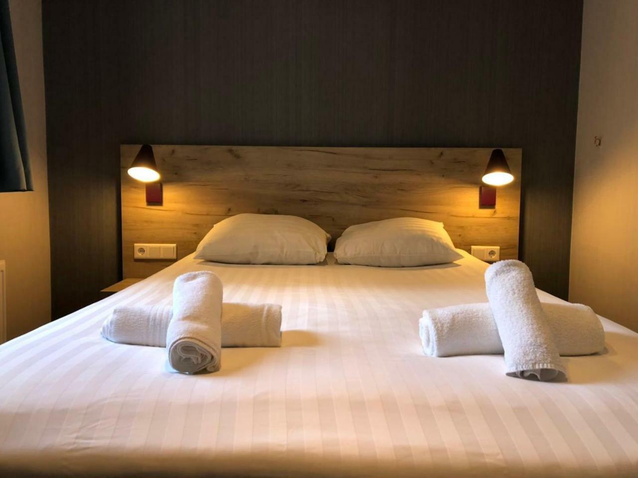 Facade Hotel Amsterdam Luaran gambar